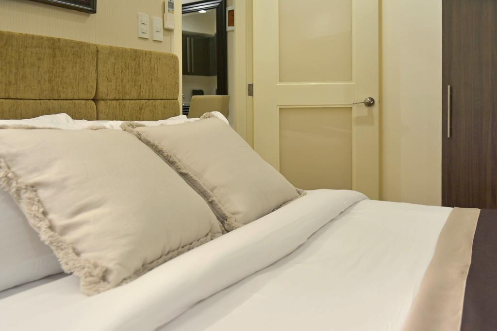 Milano Versace Suites Makati City Extérieur photo