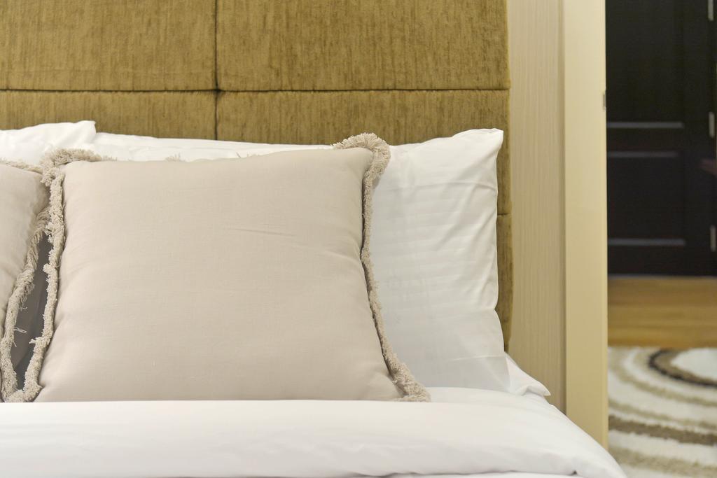 Milano Versace Suites Makati City Extérieur photo
