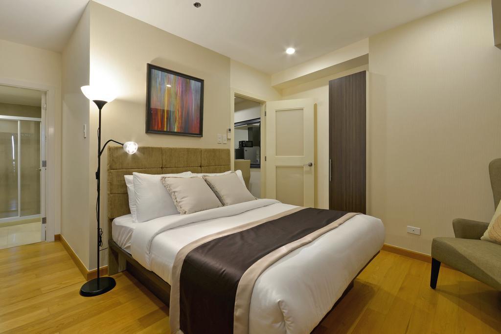 Milano Versace Suites Makati City Extérieur photo