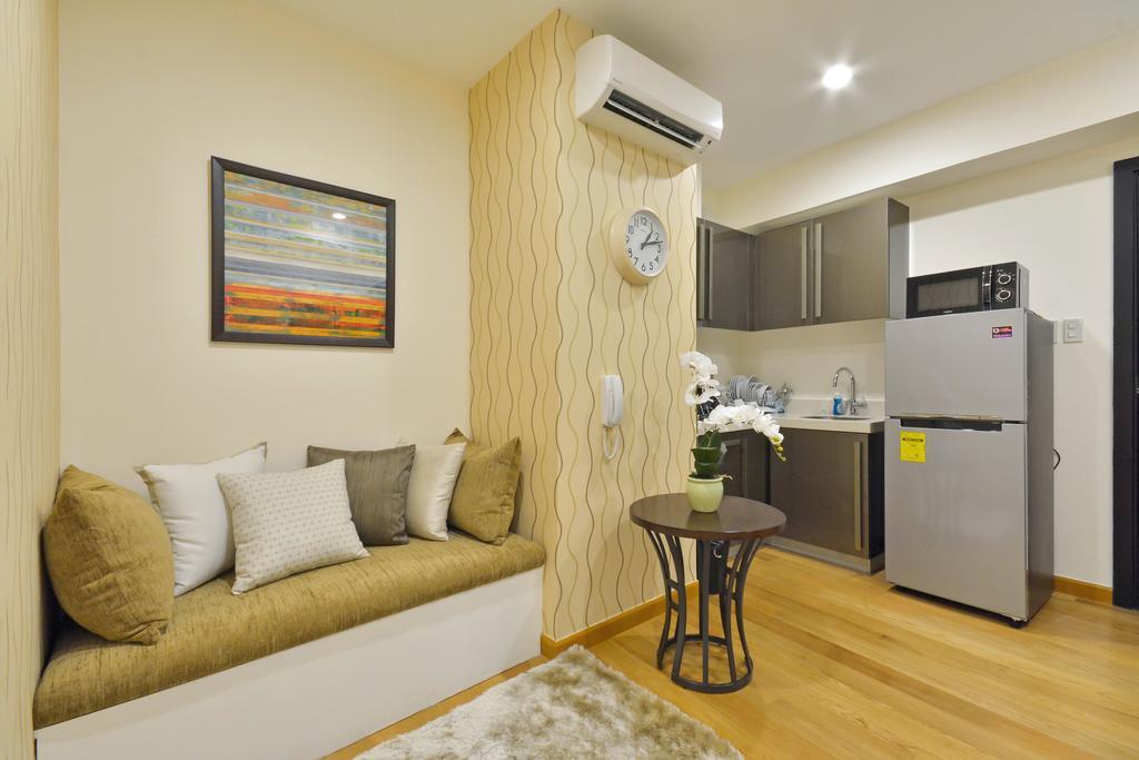 Milano Versace Suites Makati City Extérieur photo