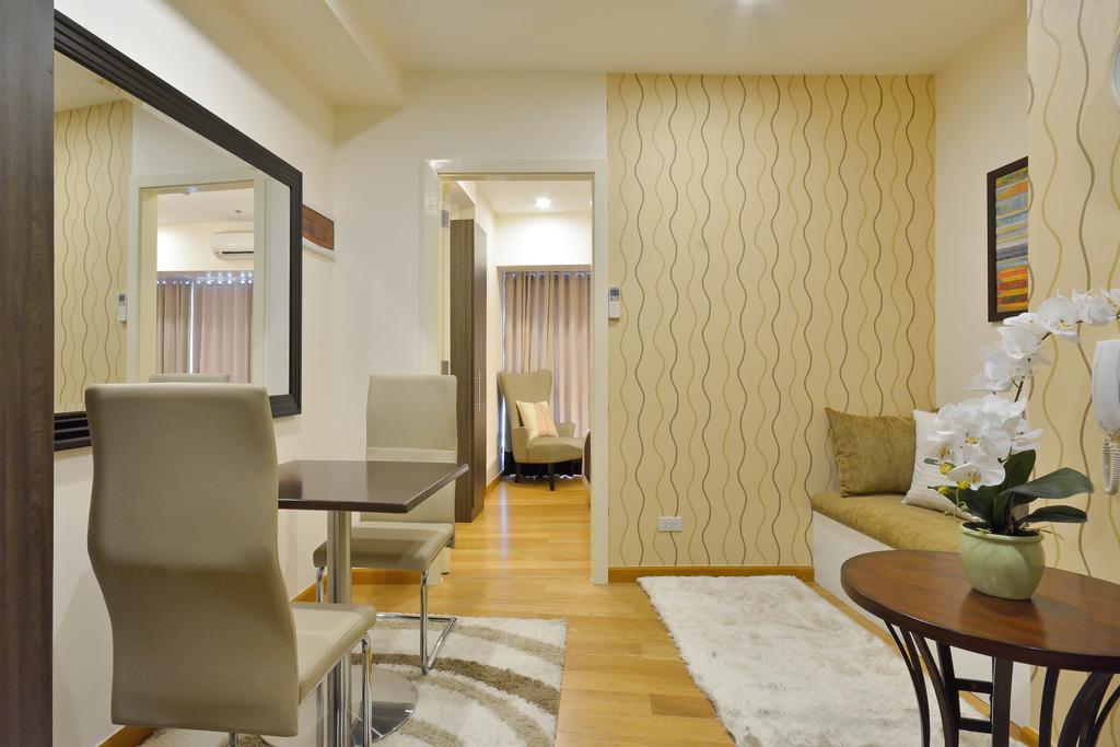 Milano Versace Suites Makati City Extérieur photo