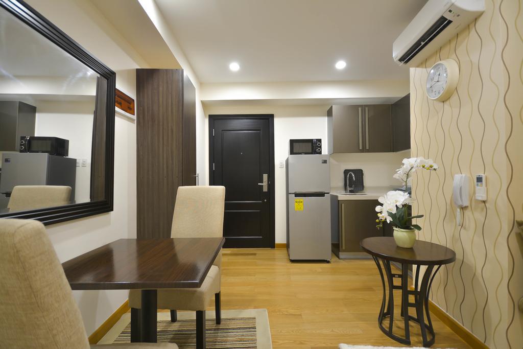 Milano Versace Suites Makati City Extérieur photo