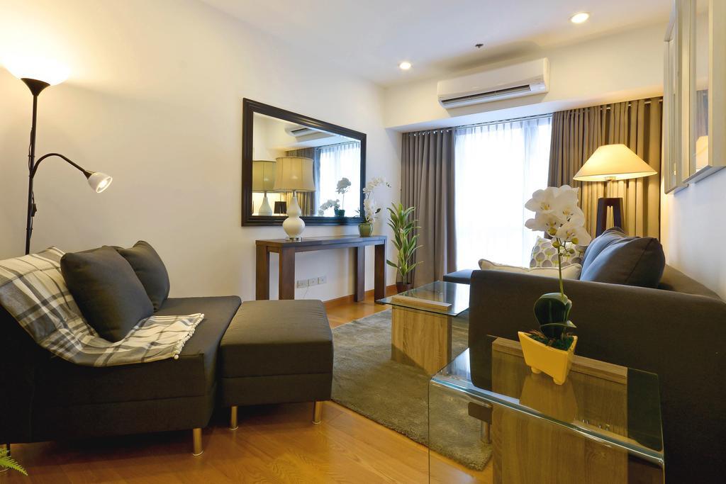 Milano Versace Suites Makati City Extérieur photo
