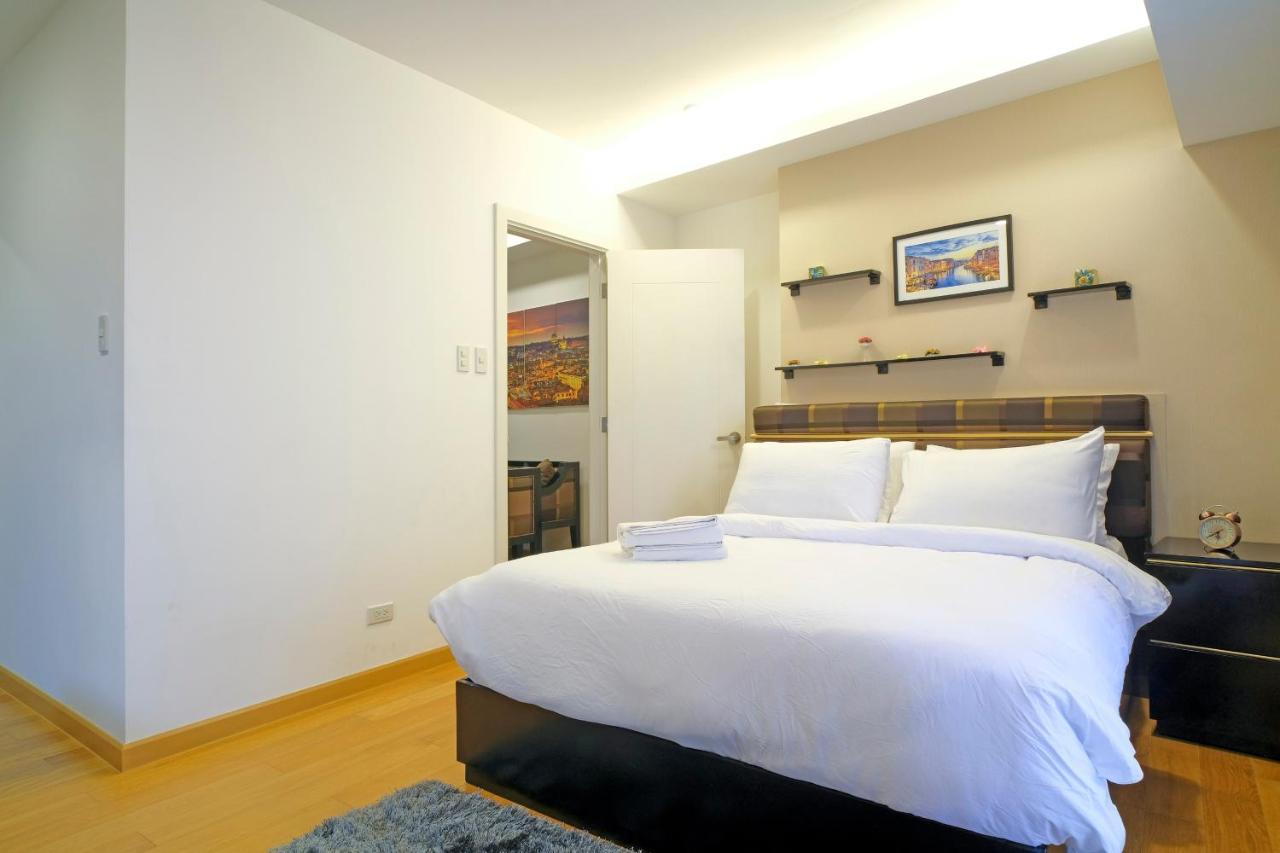 Milano Versace Suites Makati City Extérieur photo