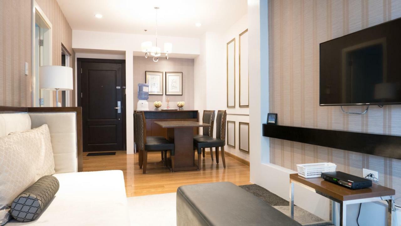 Milano Versace Suites Makati City Extérieur photo