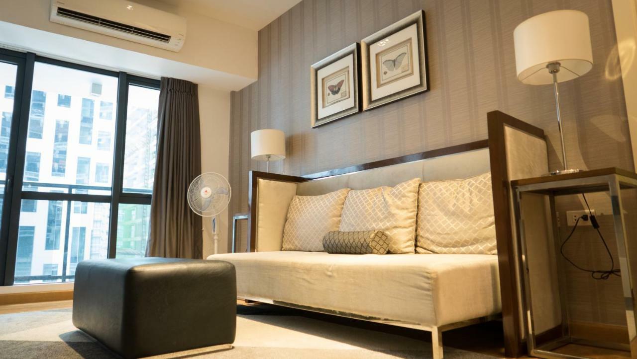 Milano Versace Suites Makati City Extérieur photo