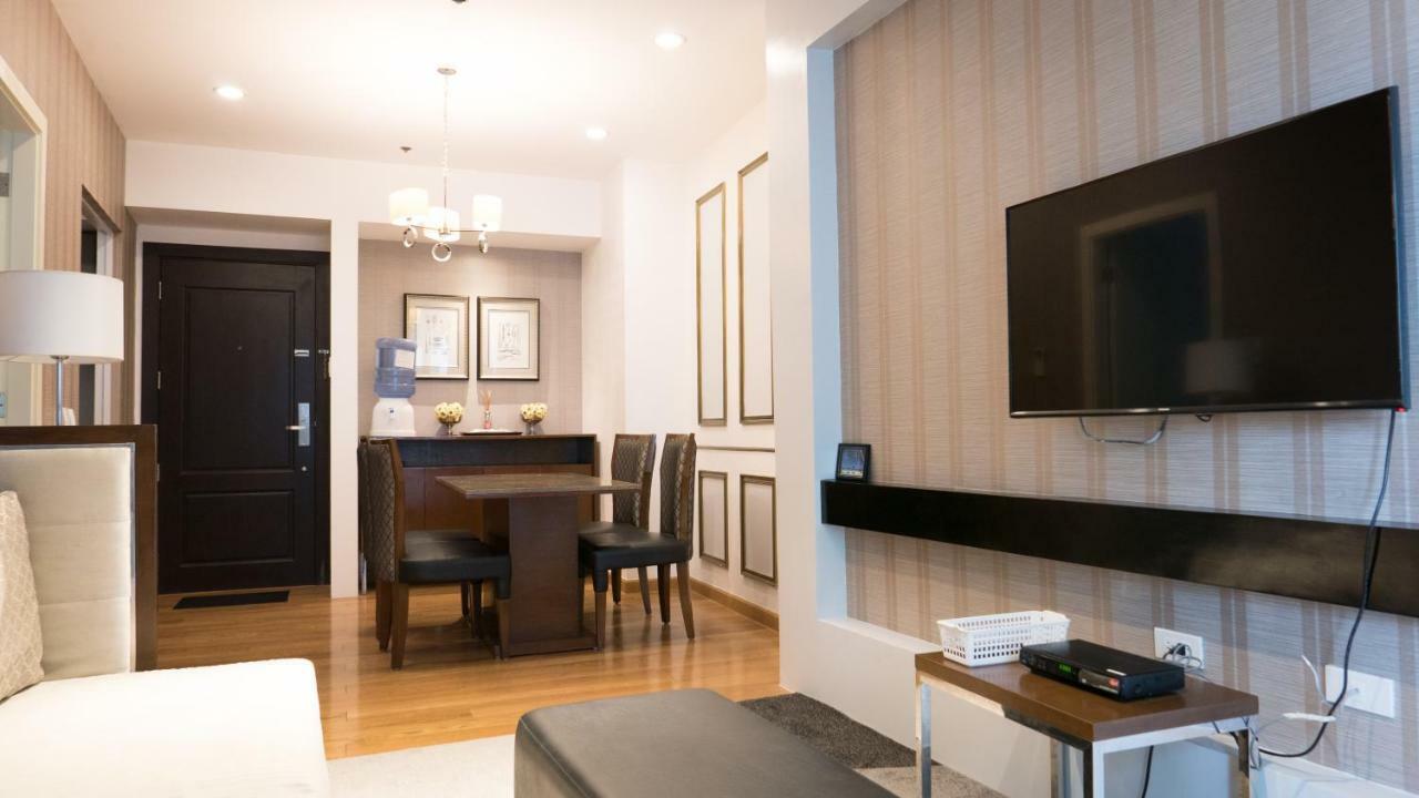 Milano Versace Suites Makati City Extérieur photo