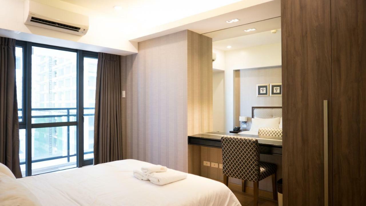 Milano Versace Suites Makati City Extérieur photo