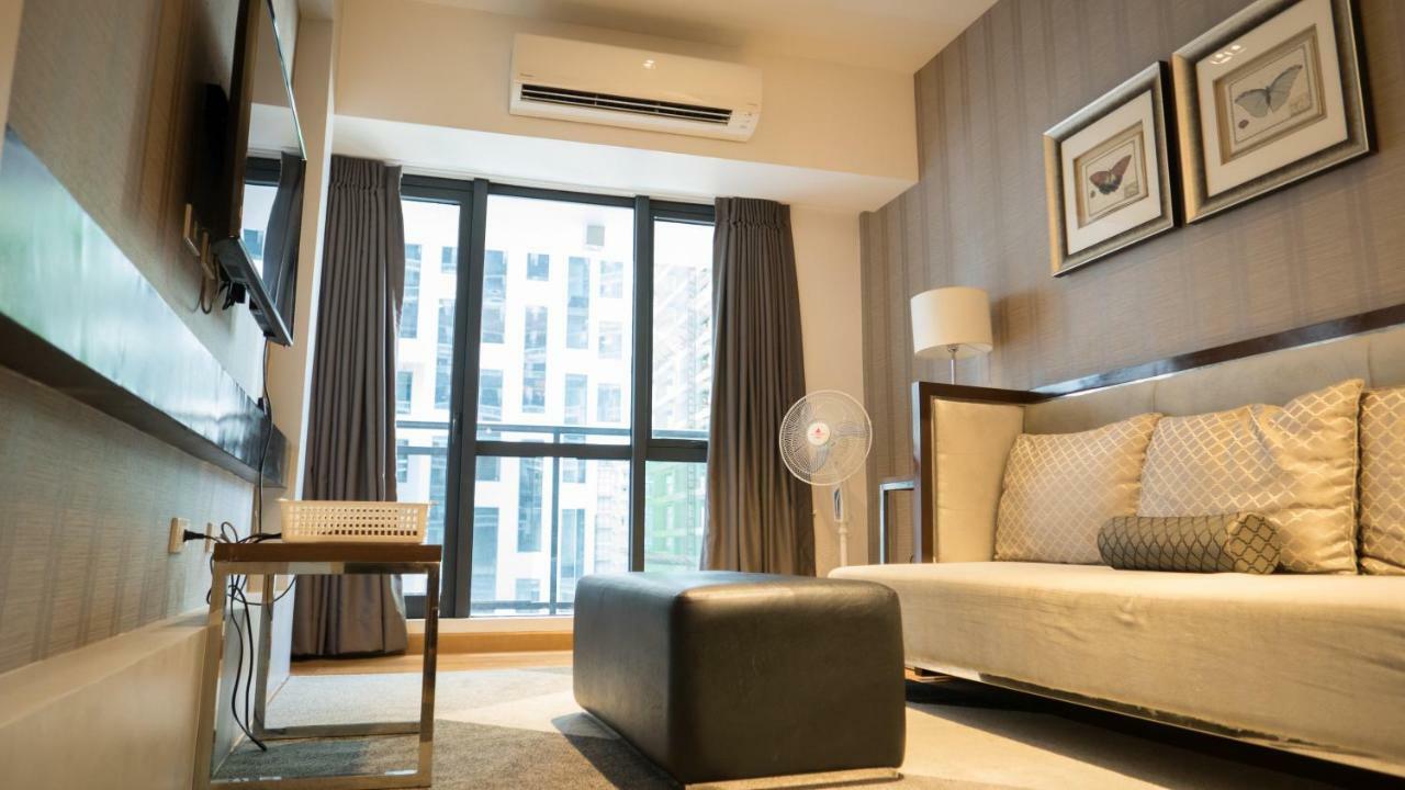 Milano Versace Suites Makati City Extérieur photo